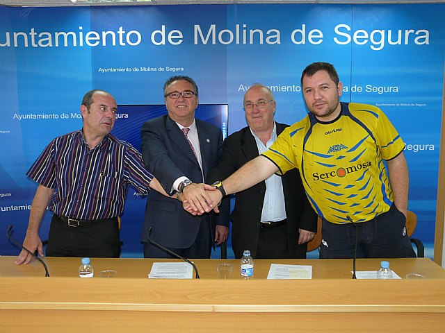 El Ayuntamiento de Molina de Segura muestra su apoyo al equipo de baloncesto A.D. Molinense para la fase final de ascenso a la Liga LEB Plata - 1, Foto 1