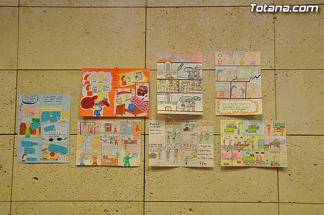 La concejal de Educacin entrega los premios del concurso de cmics contra el absentismo escolar - 1