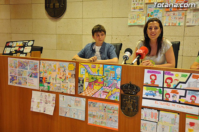 La concejal de Educacin entrega los premios del concurso de cmics contra el absentismo escolar - 20