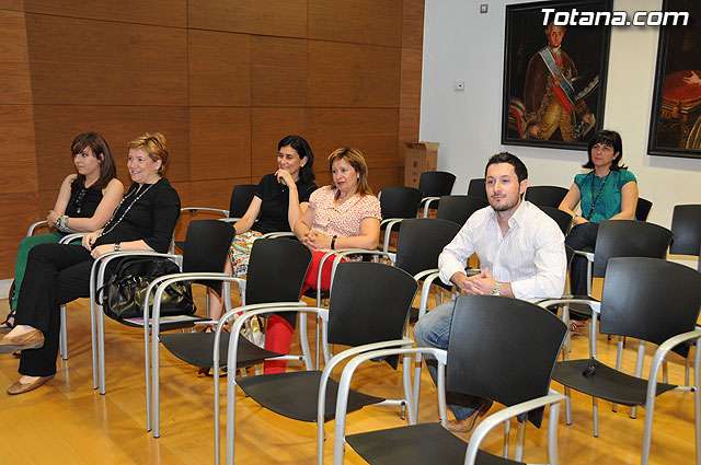 La concejal de Educacin entrega los premios del concurso de cmics contra el absentismo escolar - 15