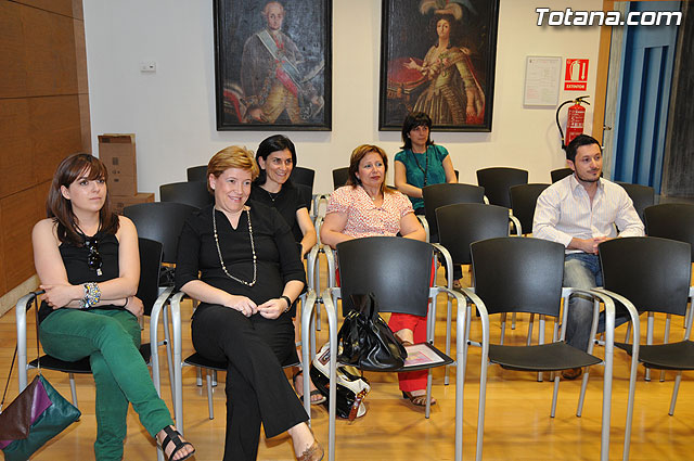 La concejal de Educacin entrega los premios del concurso de cmics contra el absentismo escolar - 18