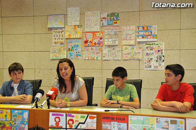 La concejal de Educacin entrega los premios del concurso de cmics contra el absentismo escolar - 21