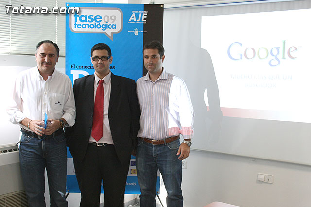 Jornadas tecnolgicas sobre “Ponte al da, Google y la comunicacin tecnolgica” - 1