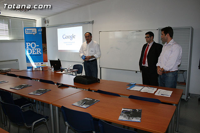 Jornadas tecnolgicas sobre “Ponte al da, Google y la comunicacin tecnolgica” - 5