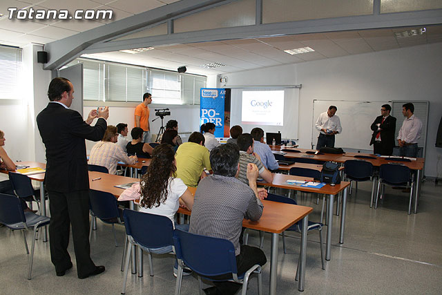 Jornadas tecnolgicas sobre “Ponte al da, Google y la comunicacin tecnolgica” - 8
