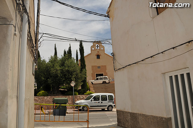 Autoridades municipales visitan las obras de sustitucin de aceras, adoquinado y regeneracin de servicios en las calles Barranco, Rdenas y Virgen del Castillo - 2