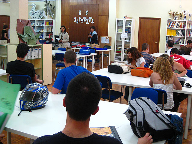 Fátima Barnuevo clausura el ciclo de lecturas del IES Floridablanca - 2, Foto 2