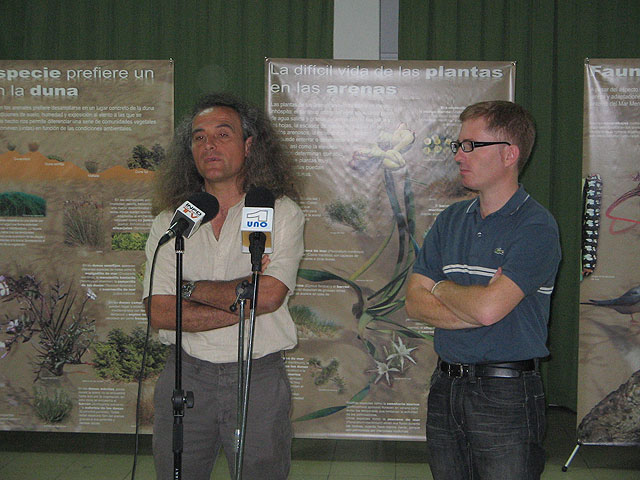 Una exposición recuerda la importancia de las dunas de La Manga - 1, Foto 1