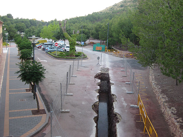 Comienzan las obras de mejora en el Santuario de La Santa que darán solución a los graves problemas de humedad que sufre este edificio, Foto 2