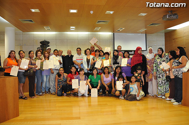 Más de 50 personas inmigrantes han conseguido el carné de manipulador de alimentos..., Foto 1