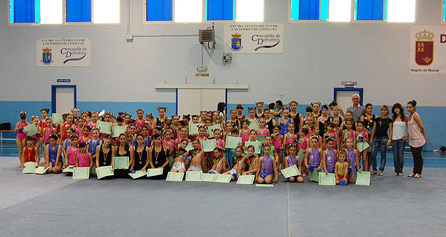 La gimnasia rítmica cierra la clausura del curso de las Escuelas Deportivas torreñas - 1, Foto 1