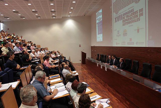 Comienza en FREMM el ciclo de conferencias de la XVII Jornada de Talleres de Reparación de Vehículos - 1, Foto 1