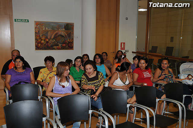 Ms de 50 personas inmigrantes han conseguido el carn de manipulador de alimentos... - 1