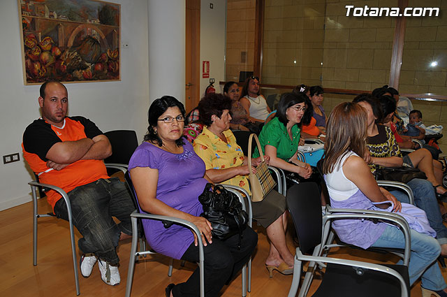 Ms de 50 personas inmigrantes han conseguido el carn de manipulador de alimentos... - 9