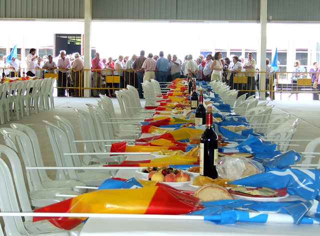 Rajoy se pone el mandil para 