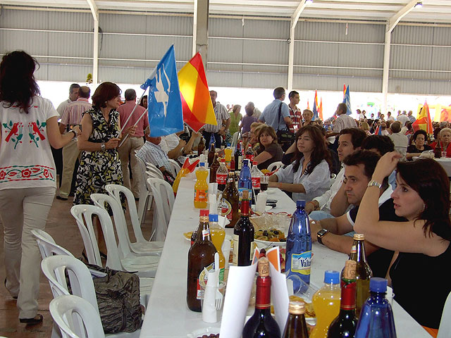 Rajoy se pone el mandil para 