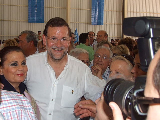 Rajoy se pone el mandil para 