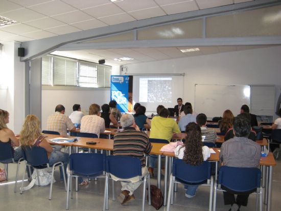 El Ayuntamiento y la Asociación de Jóvenes Empresarios (AJE) del Guadalentin organizan un seminario sobre “Tecnología al servicio de la pyme”, Foto 1