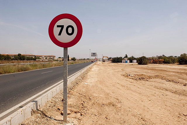 La ronda norte contará en seis meses con aceras e iluminación - 1, Foto 1