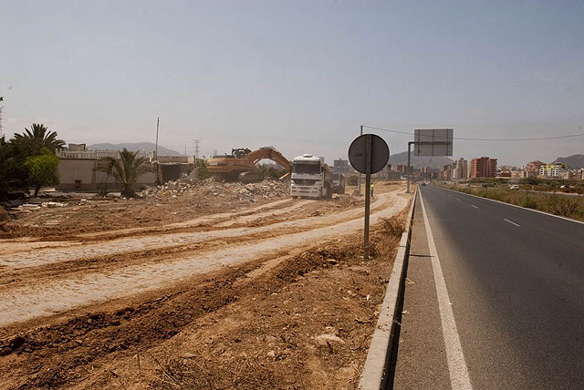 La ronda norte contará en seis meses con aceras e iluminación - 2, Foto 2