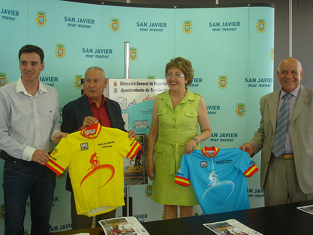 120 ciclistas de 17 equipos tomarán la salida mañana en la “Clásica Costa Cálida. Memorial El Capellán” - 1, Foto 1