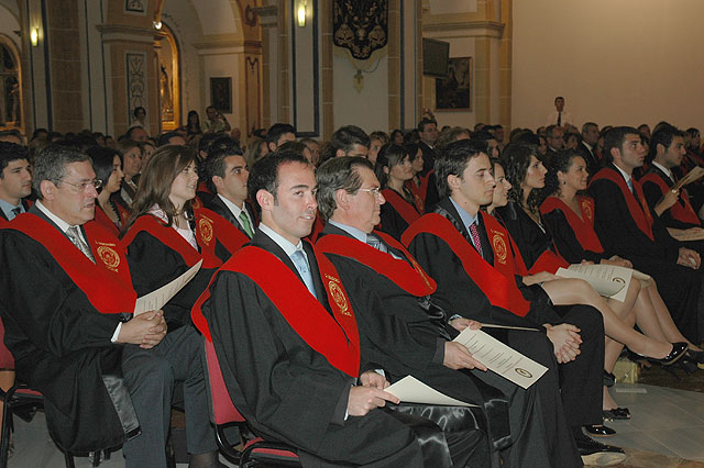 La primera promoción del Máster de Abogacia y Práctica Jurídica de la UCAM recibe sus Becas y Diplomas - 1, Foto 1