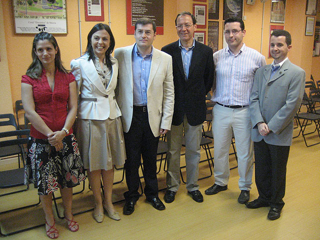 El Alcalde se une a los socios de la Coral Discantus en la inauguración de su nueva sede - 1, Foto 1