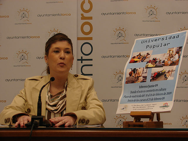 Más de 200 personas muestran sus trabajos en el fin de curso de la Universidad Popular - 1, Foto 1