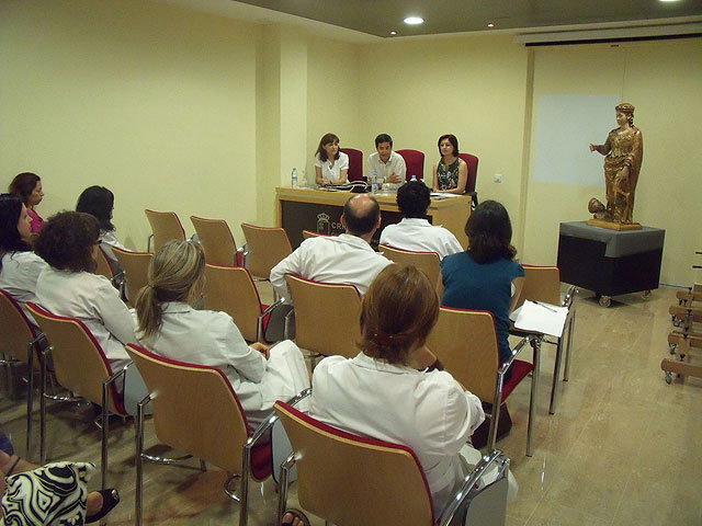 La imagen de Santa Catalina ya ha sido entregada al ayuntamiento de Jumilla tras su restauración - 1, Foto 1