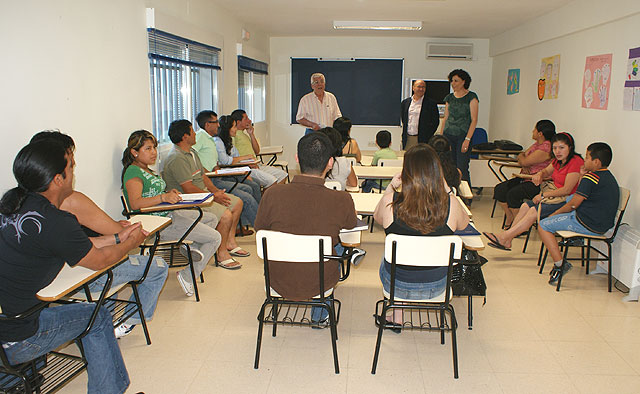 El Ayuntamiento pone en marcha el programa Fomento de la Creación de Empresas dirigido al colectivo inmigrante - 1, Foto 1