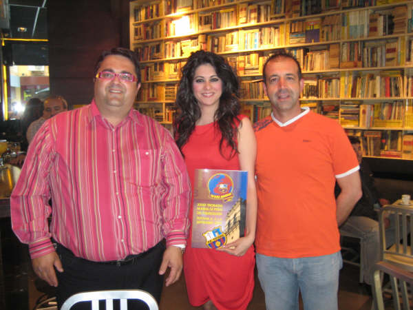 Julio Salinas, ex-jugador del FC Barcelona, copresentará la gala en la XXXII Trobada Mundial de Peñas, Foto 2