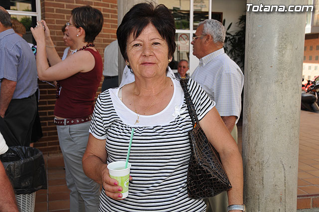 Los mayores han sido obsequiados con granizado de limn en el desarrollo de las fiestas que les estn dedicadas - 4