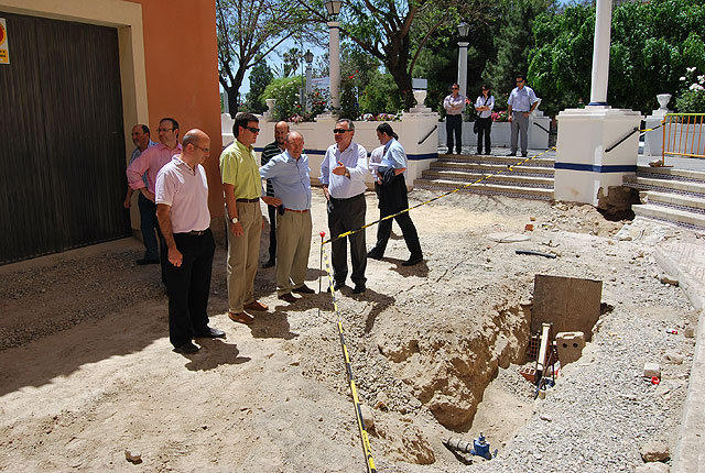 El delegado del Gobierno y el alcalde de Alhama ponen la primera piedra del nuevo parque infantil de trfico del municipio, Foto 2