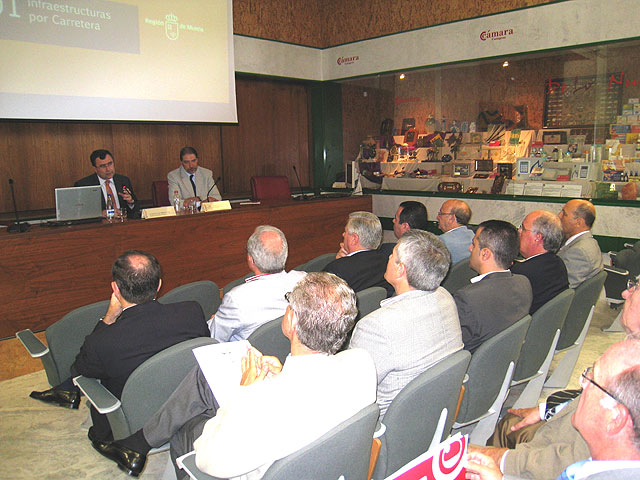 El consejero José Ballesta presenta en la Mesa del Transporte y las infraestructuras de Cartagena los proyectos en materia de infraestructuras desarr ollados por la Comunidad - 1, Foto 1