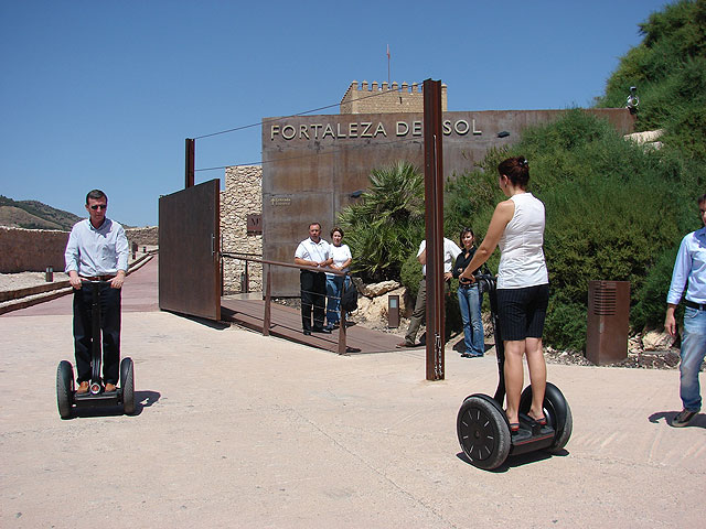 “Lorca, Taller del Tiempo” ofrecerá visitas a la Fortaleza del Sol en Segway, como otra forma de hacer turismo - 1, Foto 1