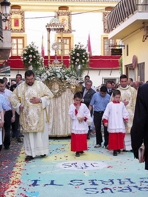 Volvieron las alfombras de flores a la procesión del Corpus Christi - 1, Foto 1