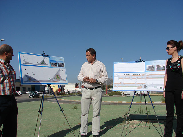 El Ayuntamiento destina 1,4 millones para la modernización de la Avenida de las Fuerzas Armadas y la construcción de 3 rotondas en el acceso a Lorca desde el barrio de Apolonia - 1, Foto 1
