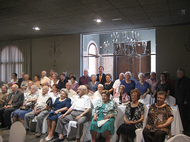 El Alcalde participa en el homenaje a los abuelos del año de los centros de mayores - 1, Foto 1