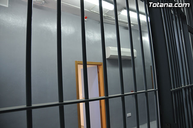 El director general de Administracin Local, acompañado por autoridades locales, visita el nuevo edificio de Polica Local “Cabo Alfonso Murcia” - 11