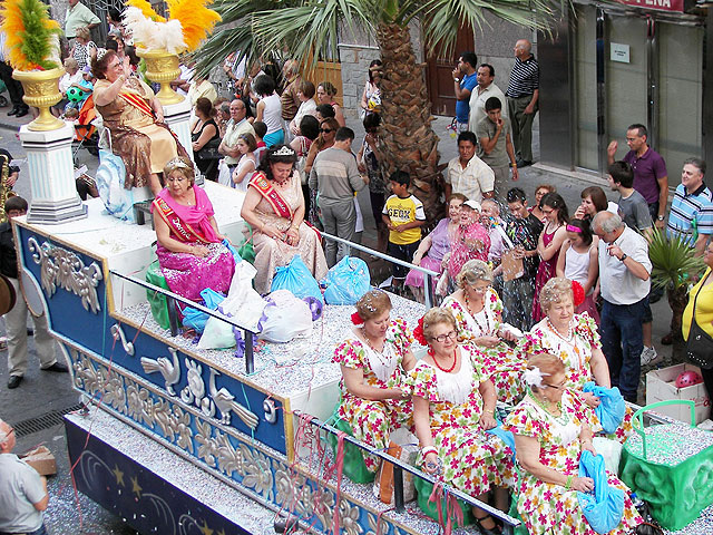 Por la tarde, las clásicas carrozas que no pierden asiduidad y fidelidad entre el público archenero - 1, Foto 1
