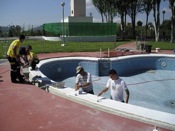 La concejalía de Juventud y Deportes pone a punto las instalaciones del polideportivo municipal - 1, Foto 1