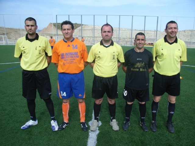 El equipo “Bar River-Santo Barón” se convierte en el primer finalista de la Copa de Fútbol Aficionado Juega Limpio, Foto 2