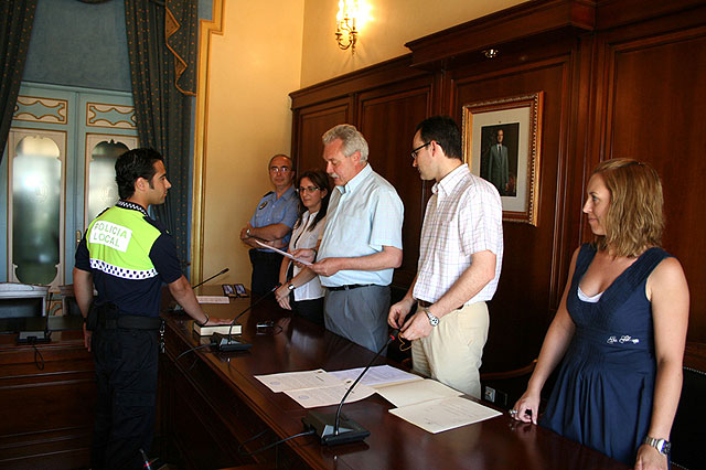 Toman posesión como funcionarios los dos últimos policías en prácticas - 2, Foto 2