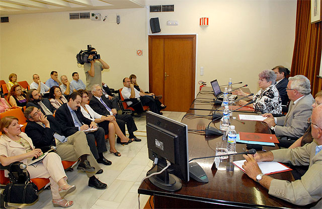 La directora de la ANECA destaca el esfuerzo de la Universidad de Murcia en la implantación de los grados - 3, Foto 3