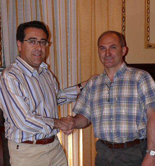 El Ayuntamiento firma un convenio con AMFIJU para contratar a una persona con minusvalía - 2, Foto 2