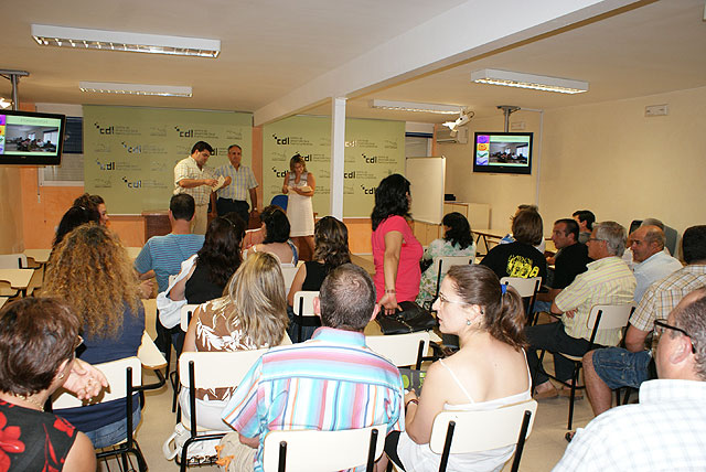 El Centro de Desarrollo Local entrega los diplomas de los cursos impartidos durante el primer semestre del año - 2, Foto 2