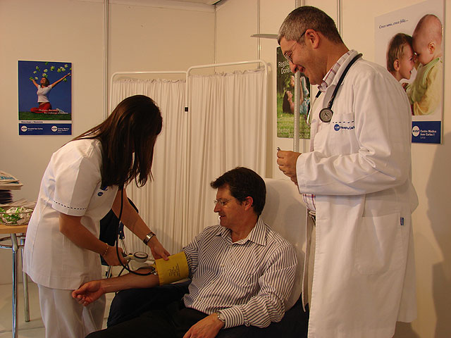El Alcalde inaugura la II edición de la feria “Lorca Saludable”, que ofrece a todos los ciudadanos pruebas médicas gratuitas y un ciclo de conferencias - 1, Foto 1