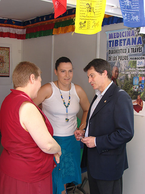 El Alcalde inaugura la II edición de la feria “Lorca Saludable”, que ofrece a todos los ciudadanos pruebas médicas gratuitas y un ciclo de conferencias - 2, Foto 2