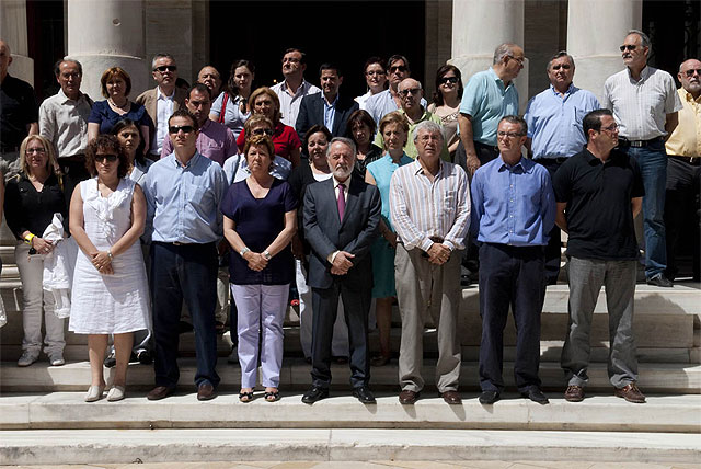 La alcaldesa, Corporación Municipal, representantes de otras instituciones y ciudadanos han mostrado su rechazo al último atentado de ETA - 2, Foto 2
