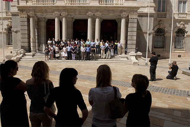 La alcaldesa, Corporación Municipal, representantes de otras instituciones y ciudadanos han mostrado su rechazo al último atentado de ETA - 3, Foto 3